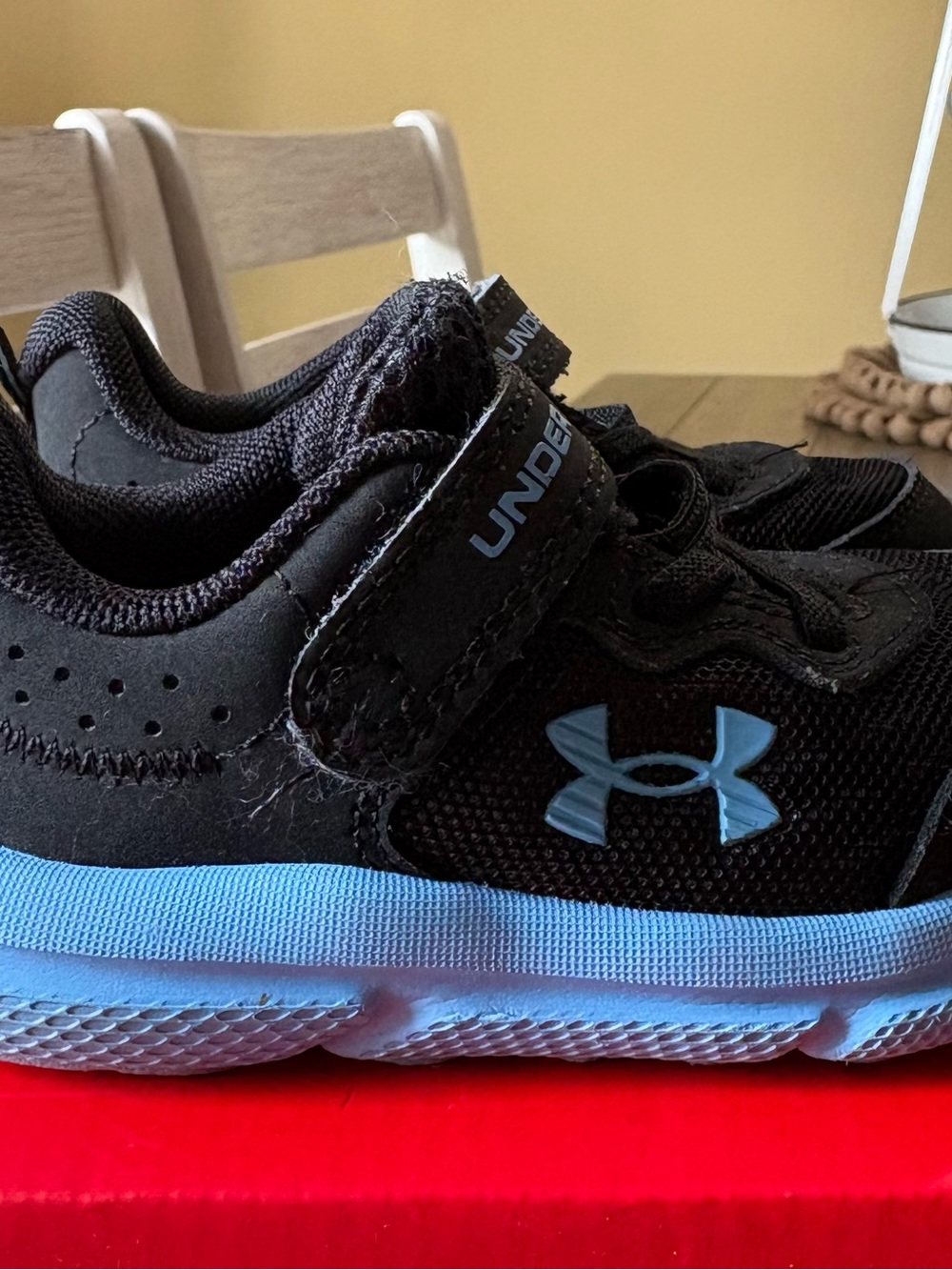 Under Armour Toddler Black and Light Blue Hook-and-Loop Sneakers